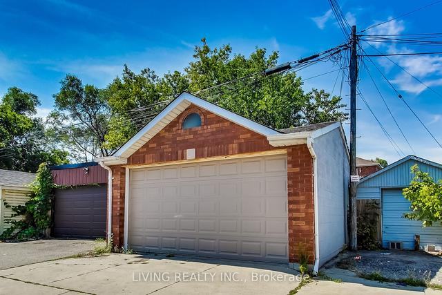 605 Jane St, House detached with 3 bedrooms, 3 bathrooms and 2 parking in Toronto ON | Image 31