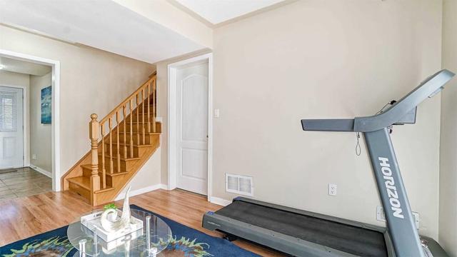 81 Decker Hollow Circ, House attached with 3 bedrooms, 3 bathrooms and 3 parking in Brampton ON | Image 25
