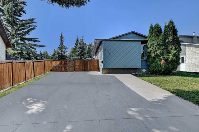9715 69 Avenue, House detached with 4 bedrooms, 1 bathrooms and 6 parking in Grande Prairie AB | Image 2