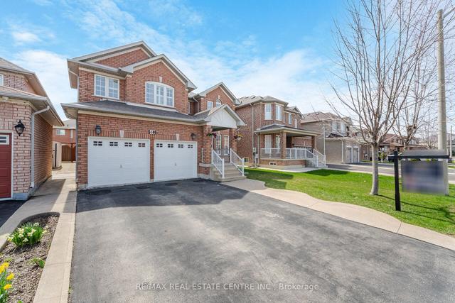 40 Quintessa Tr, House detached with 5 bedrooms, 4 bathrooms and 6 parking in Brampton ON | Image 12