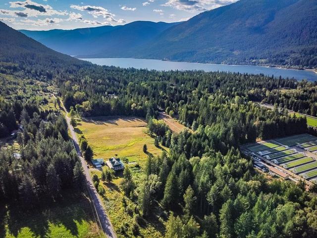 6291 Mill Creek Road, House detached with 4 bedrooms, 3 bathrooms and 10 parking in Central Kootenay E BC | Image 38
