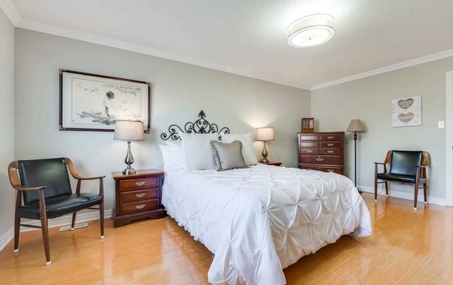 956 Oaktree Cres, House semidetached with 3 bedrooms, 4 bathrooms and 3 parking in Newmarket ON | Image 10