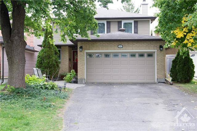 1362 Fitzpatrick Street, House detached with 4 bedrooms, 3 bathrooms and 6 parking in Ottawa ON | Image 2