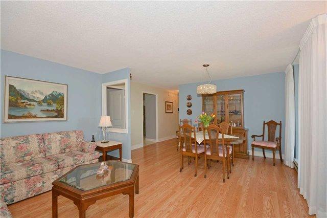 801 - 50 Inverlochy Blvd, Condo with 3 bedrooms, 2 bathrooms and 1 parking in Markham ON | Image 5