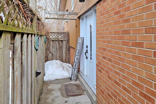 30 Highbrook Dr, House detached with 3 bedrooms, 2 bathrooms and 3 parking in Toronto ON | Image 31