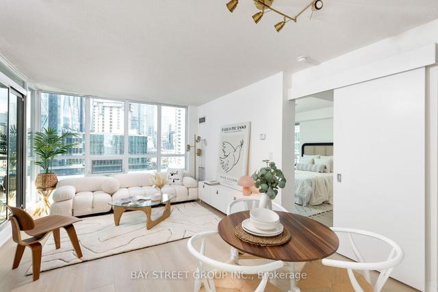 1210 - 12 Yonge St, Condo with 2 bedrooms, 2 bathrooms and 1 parking in Toronto ON | Image 14