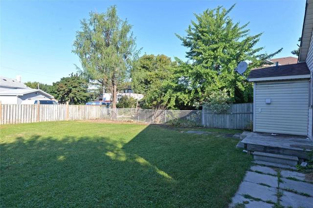 762 Albert St, House detached with 2 bedrooms, 1 bathrooms and 2 parking in Oshawa ON | Image 13