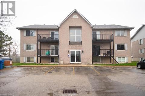 207 - 50 Campbell Court, Condo with 2 bedrooms, 1 bathrooms and 1 parking in Stratford ON | Card Image