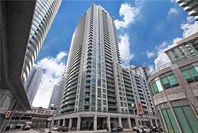 1003 - 19 Grand Trunk Cres, Condo with 1 bedrooms, 1 bathrooms and 0 parking in Toronto ON | Image 1
