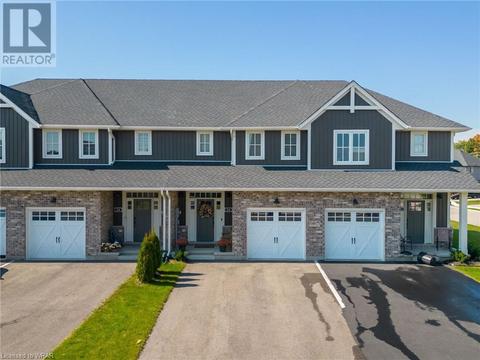 34 Curren Crescent, House attached with 4 bedrooms, 3 bathrooms and 5 parking in Tillsonburg ON | Card Image