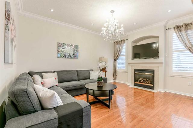 3909 Mayla Dr, House detached with 4 bedrooms, 4 bathrooms and 2 parking in Mississauga ON | Image 6