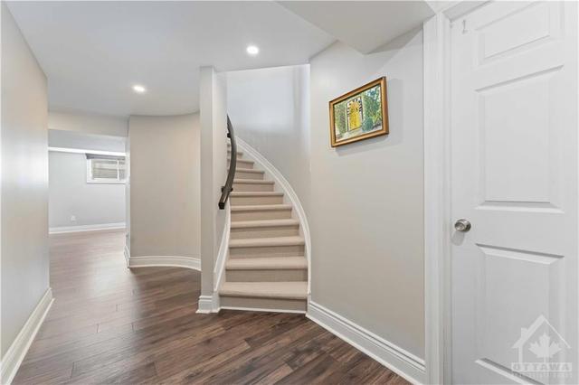 404 Nestleton Street, House detached with 4 bedrooms, 3 bathrooms and 6 parking in Ottawa ON | Image 24