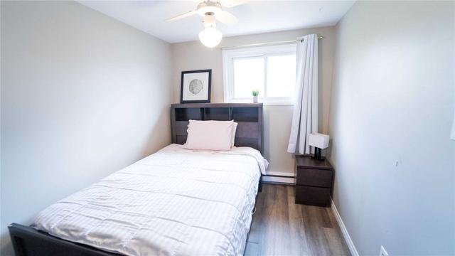 106 Mowat Cres, House semidetached with 2 bedrooms, 3 bathrooms and 2 parking in Barrie ON | Image 6