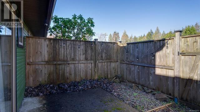 4 - 301 Arnet Rd, House attached with 2 bedrooms, 1 bathrooms and 1 parking in Tofino BC | Image 33