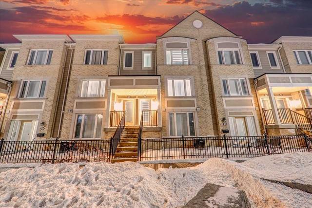 145 - 60 Fairwood Circ, Townhouse with 3 bedrooms, 3 bathrooms and 1 parking in Brampton ON | Image 1