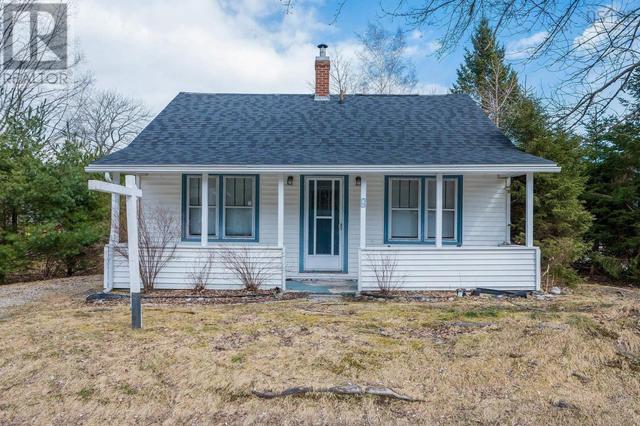9 Pond Street, House detached with 2 bedrooms, 1 bathrooms and null parking in Mahone Bay NS | Image 3