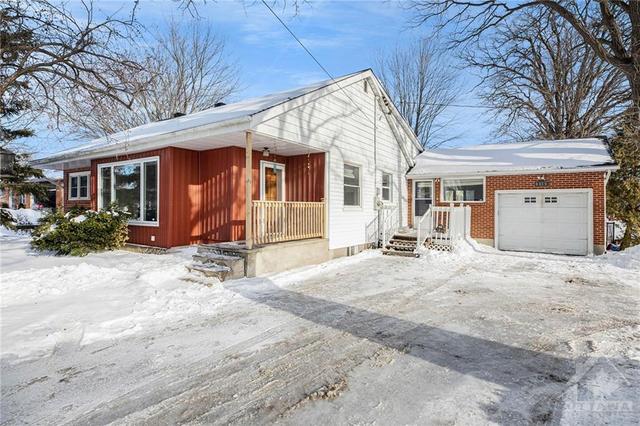 6036 Perth Street, House detached with 3 bedrooms, 2 bathrooms and 4 parking in Ottawa ON | Image 1