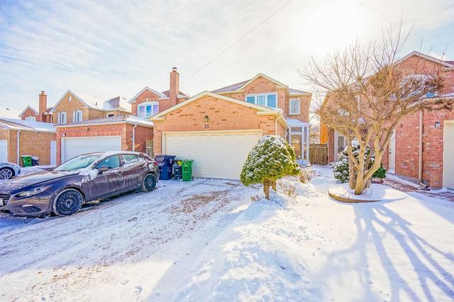 15 Duxbury Dr, House detached with 4 bedrooms, 3 bathrooms and 2 parking in Toronto ON | Image 1