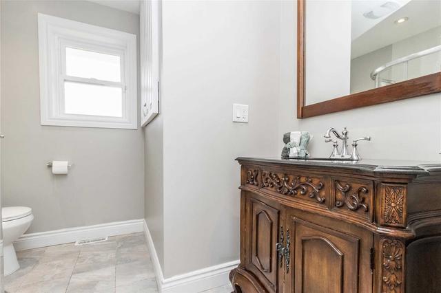 363 Renforth Dr, House detached with 3 bedrooms, 5 bathrooms and 4 parking in Toronto ON | Image 16