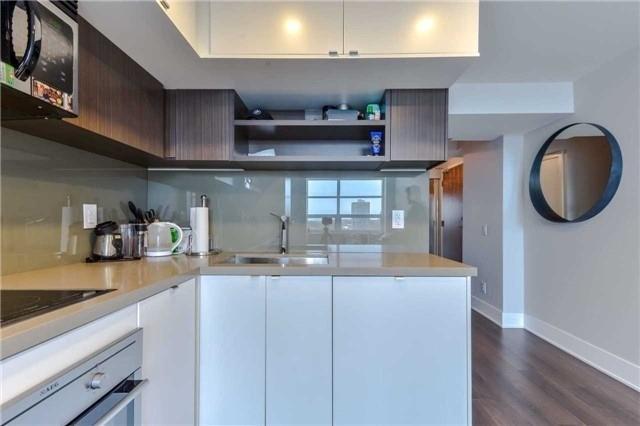 820 - 111 St Clair Ave W, Condo with 1 bedrooms, 2 bathrooms and 1 parking in Toronto ON | Image 12