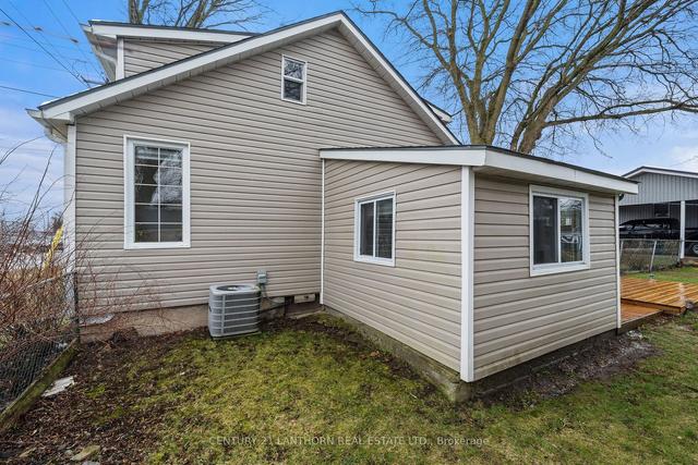 680 Front St, House detached with 3 bedrooms, 1 bathrooms and 2 parking in Quinte West ON | Image 24