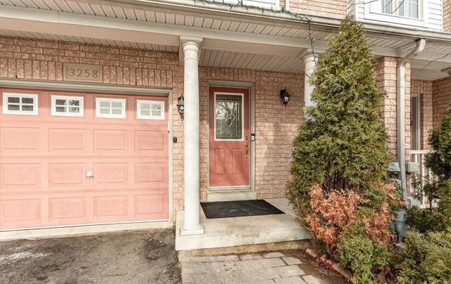 3258 Flagstone Dr, House attached with 3 bedrooms, 3 bathrooms and 3 parking in Mississauga ON | Image 23