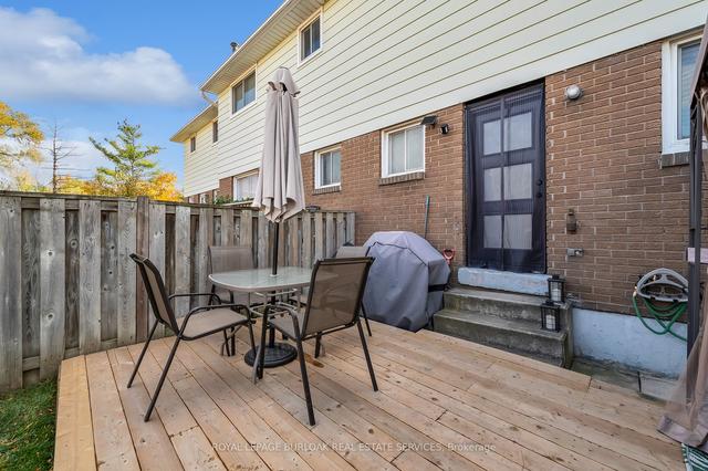 13 - 161 Berkindale Dr, Townhouse with 3 bedrooms, 2 bathrooms and 2 parking in Hamilton ON | Image 18
