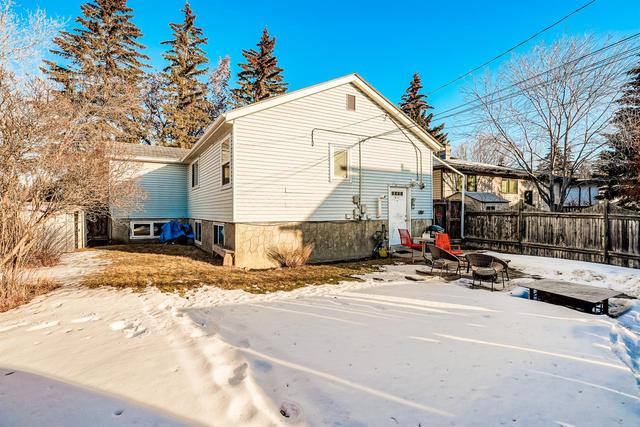 2139 51 Avenue Sw, House detached with 5 bedrooms, 2 bathrooms and 2 parking in Calgary AB | Image 8