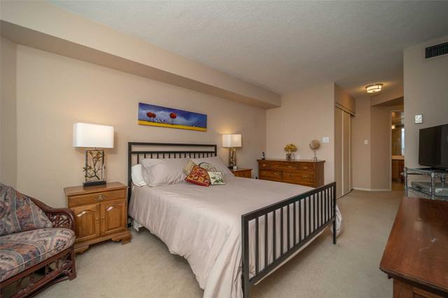 1906 - 30 Greenfield Ave, Condo with 2 bedrooms, 2 bathrooms and 2 parking in Toronto ON | Image 3