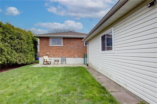 247 Fernwood Cres, House detached with 3 bedrooms, 2 bathrooms and 7 parking in Hamilton ON | Image 19