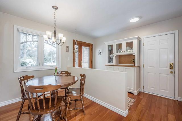 9 Waverley Dr, House detached with 3 bedrooms, 3 bathrooms and 8 parking in Guelph ON | Image 2