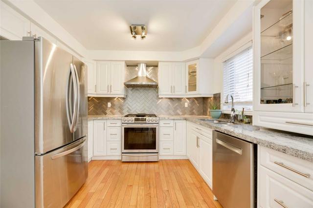 th6 - 26 Twenty Ninth St, House attached with 3 bedrooms, 2 bathrooms and 2 parking in Toronto ON | Image 5