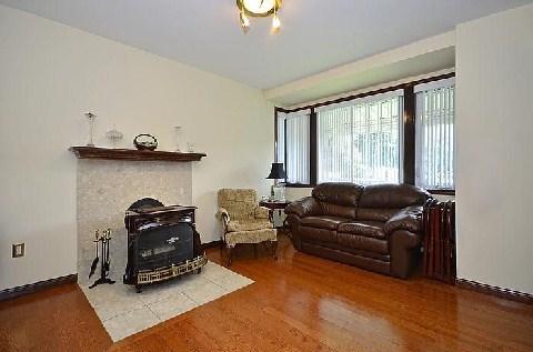 86 Glenside Ave, House detached with 1 bedrooms, 2 bathrooms and 2 parking in Toronto ON | Image 3