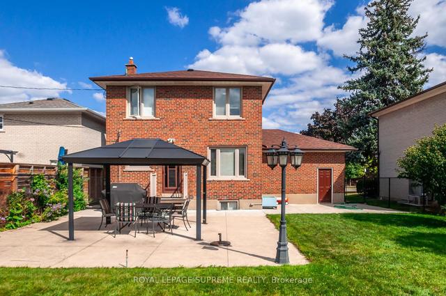 8 Norgrove Cres, House detached with 3 bedrooms, 2 bathrooms and 1 parking in Toronto ON | Image 11