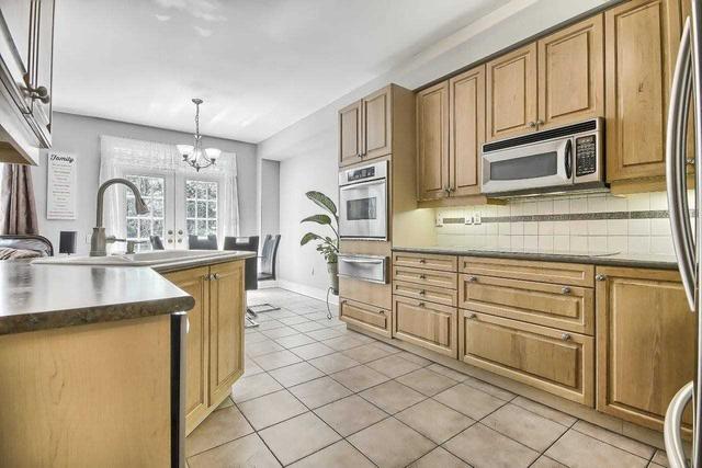 124 Westbury Crt, House attached with 3 bedrooms, 4 bathrooms and 2 parking in Richmond Hill ON | Image 31