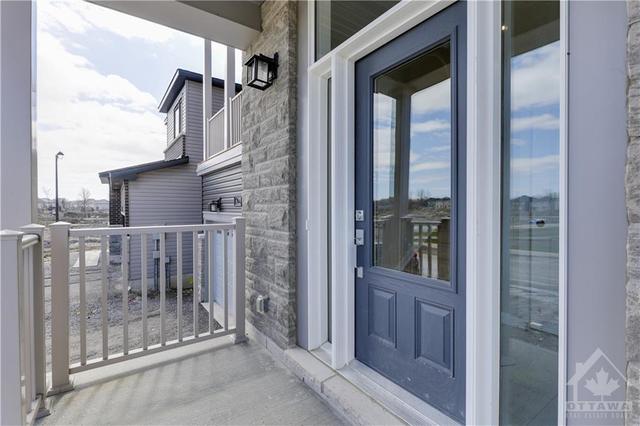 622 Galarneau Way, House detached with 4 bedrooms, 3 bathrooms and 6 parking in Ottawa ON | Image 3