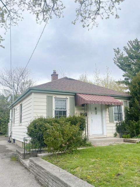 144 Dalewood Ave, House detached with 3 bedrooms, 2 bathrooms and 1 parking in Hamilton ON | Image 1