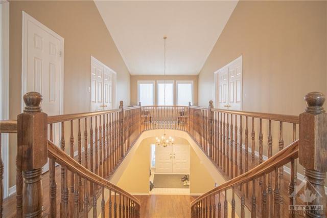 33 Hime Crescent, House detached with 4 bedrooms, 3 bathrooms and 6 parking in Ottawa ON | Image 12