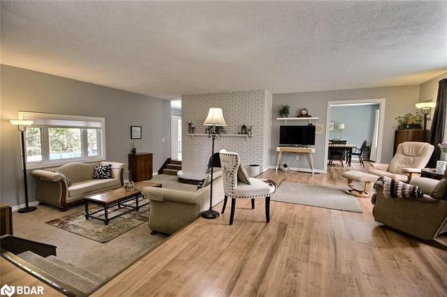 1083 15 Line N, House detached with 5 bedrooms, 4 bathrooms and 9 parking in Oro Medonte ON | Image 5