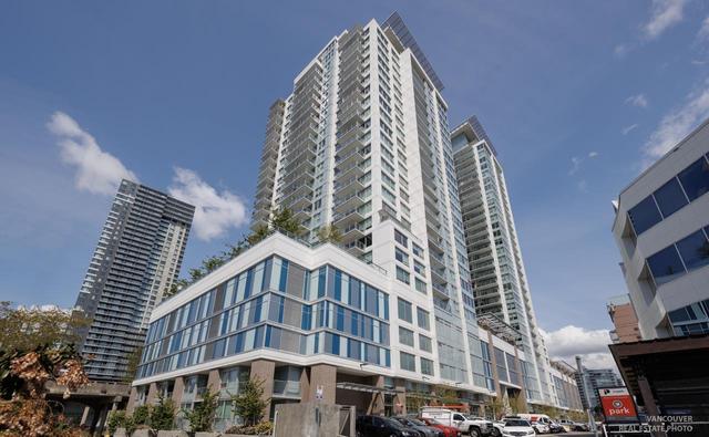 2511 - 988 Quayside Drive, Condo with 2 bedrooms, 2 bathrooms and null parking in New Westminster BC | Card Image