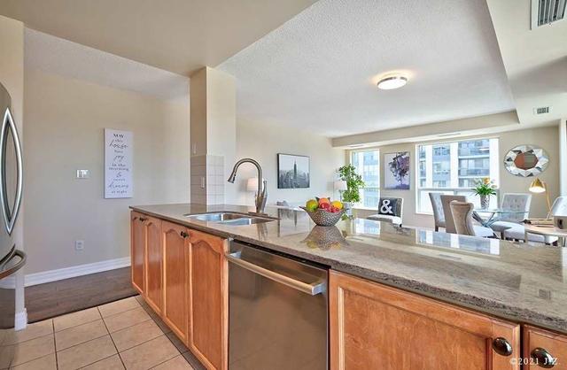 1515 - 188 Doris Ave, Condo with 2 bedrooms, 2 bathrooms and 1 parking in Toronto ON | Image 10