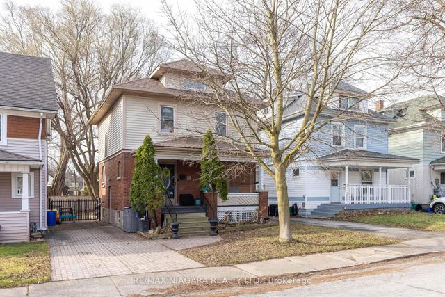 4986 Willmott St, House detached with 3 bedrooms, 2 bathrooms and 1 parking in Niagara Falls ON | Image 1