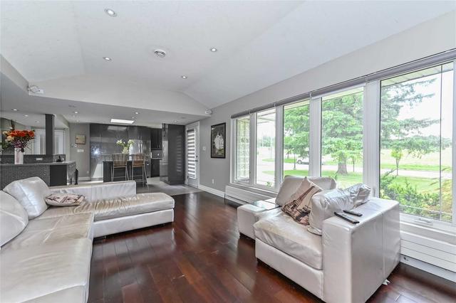 1 Torch Lane, House detached with 4 bedrooms, 3 bathrooms and 10 parking in Guelph ON | Image 2