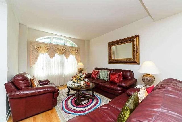 21 Whitwell Dr, House detached with 4 bedrooms, 3 bathrooms and 4 parking in Brampton ON | Image 7