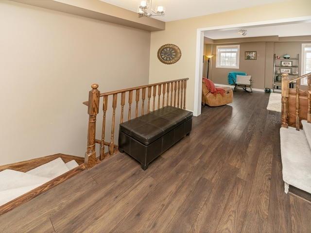 8 Tiffany Lane, House attached with 3 bedrooms, 3 bathrooms and 1 parking in Halton Hills ON | Image 3