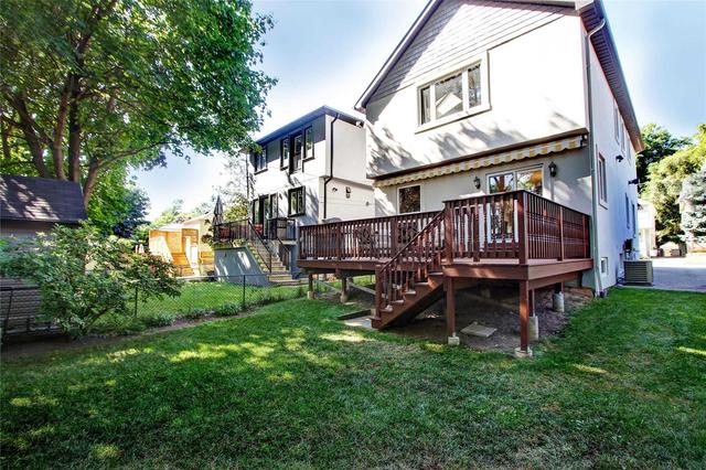 15 Rhydwen Ave, House detached with 3 bedrooms, 4 bathrooms and 4 parking in Toronto ON | Image 21