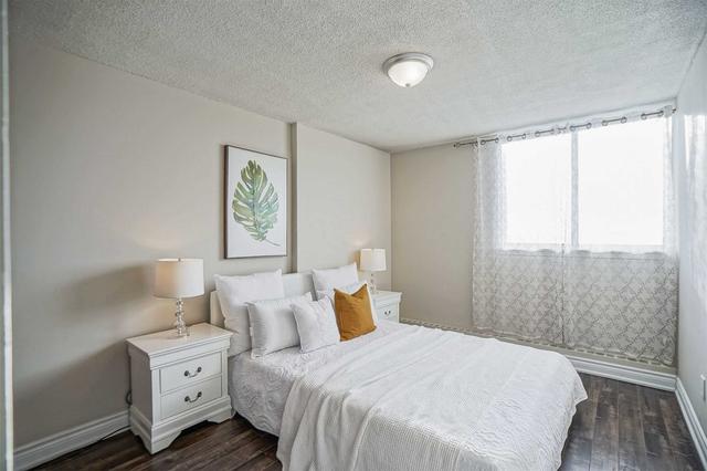 909 - 100 Wingarden Crt, Condo with 2 bedrooms, 2 bathrooms and 1 parking in Toronto ON | Image 5