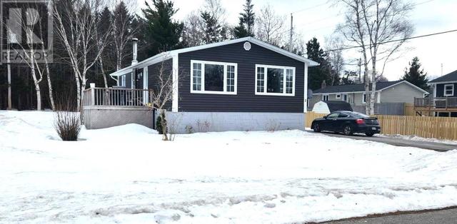 2 Wellsdale Avenue, House detached with 4 bedrooms, 1 bathrooms and null parking in Pasadena NL | Image 2
