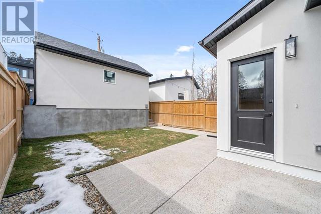 3913 17 Street Sw, House detached with 4 bedrooms, 3 bathrooms and 2 parking in Calgary AB | Image 38