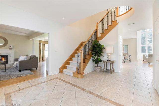16 Allison Court, House detached with 6 bedrooms, 4 bathrooms and 13 parking in Halton Hills ON | Image 5